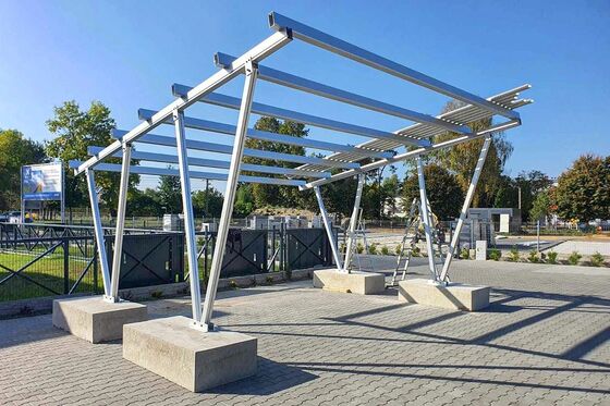 Modular BIPV Mounting System - 115mm Steel Bracket with Prefabricated Frame for Rooftop Solar Shed